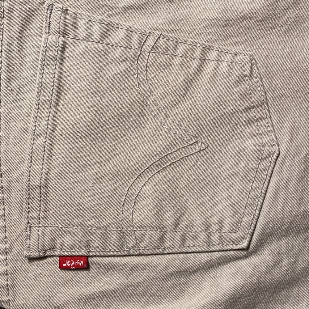 Levi’s Capri’s - Picture 3 of 15